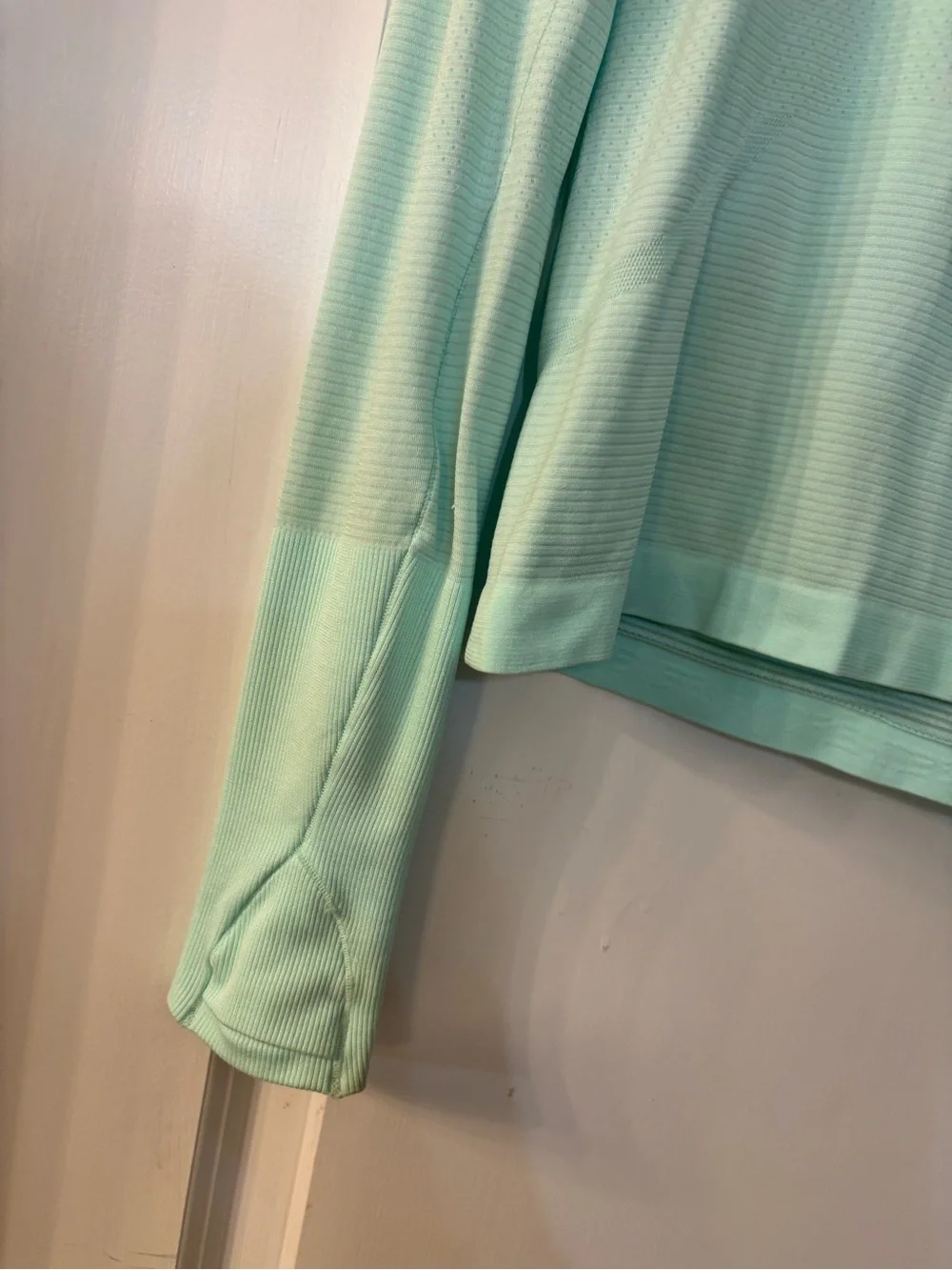 Lululemon race length long sleeve tee- Mint size 6